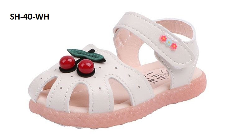حذاء اطفال ابيض