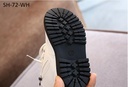 حذاء اطفال ابيض