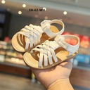حذاء اطفال ابيض